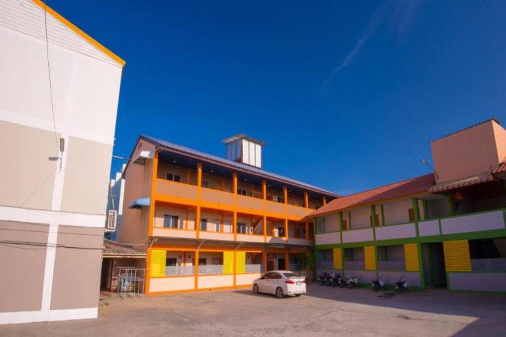 S1 City Hotel Buriram Ngoại thất bức ảnh
